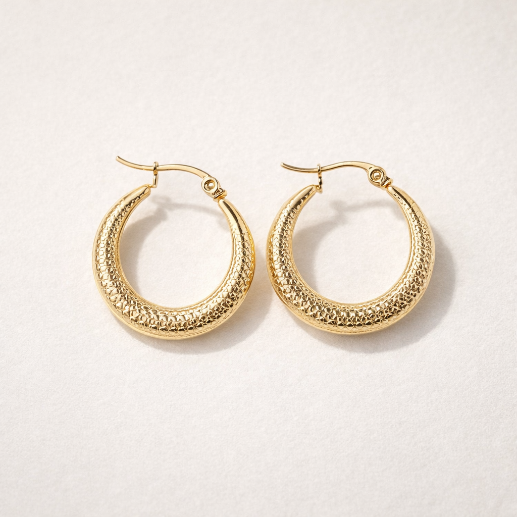 Boucles d’oreilles Créoles Texturées Dorées | Caractère