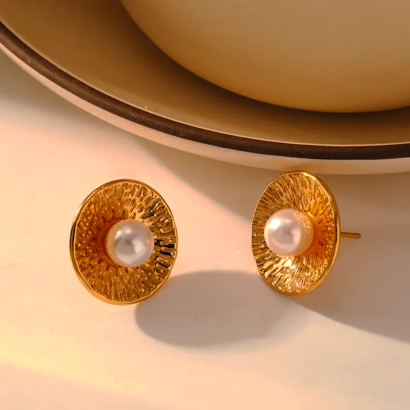 Boucles d’Oreilles Dorées & Perle | Élégance