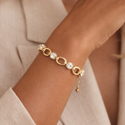 Bracelet doré maillons ovales sertis de zircons | Éclat rythmé