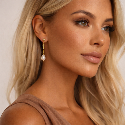 Boucles d’oreilles pendantes perlées blanc nacrée | Délicate