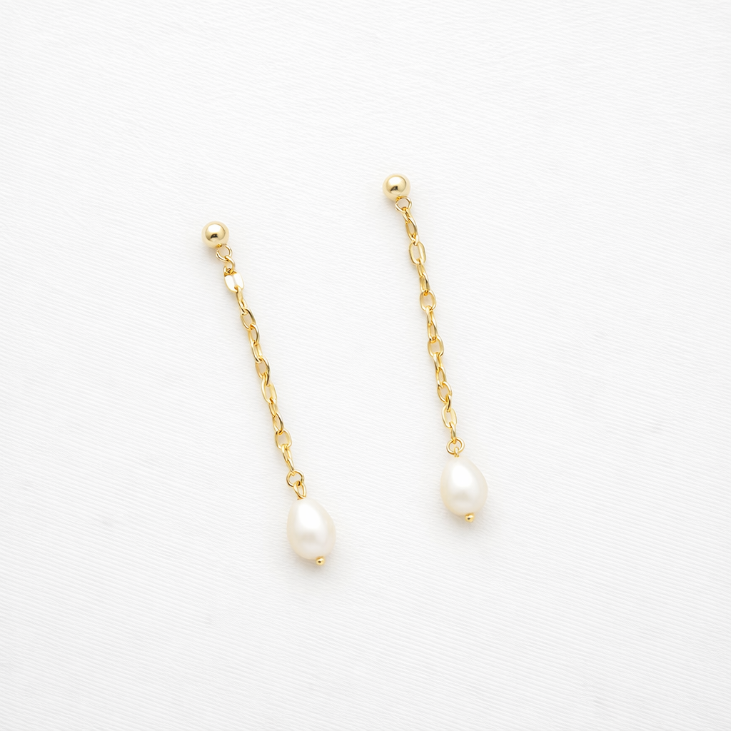 Boucles d’oreilles pendantes perlées blanc nacrée | Délicate