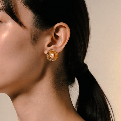 Boucles d’Oreilles Dorées & Perle | Élégance
