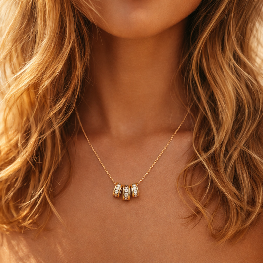 Collier Trois Anneaux Strass & Chaîne Fine | Libre